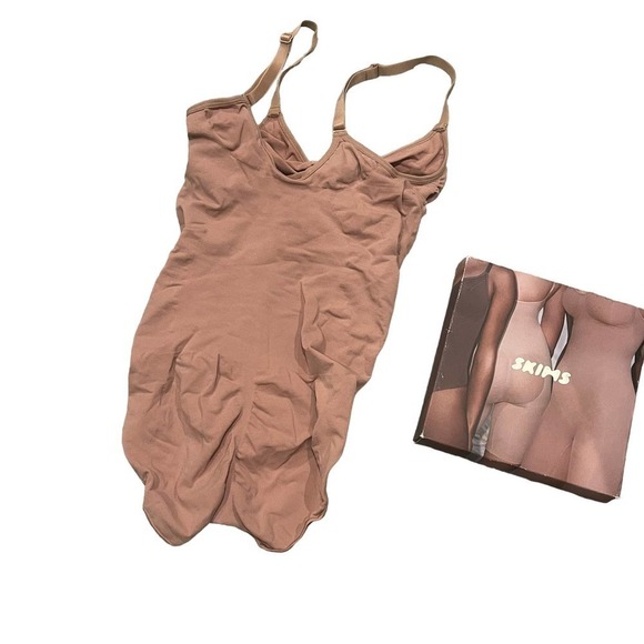 NEW SKIMS SCULPTING BODYSUIT With SNAPS Sienne Women's Size 2X/3X - Picture 4 of 8